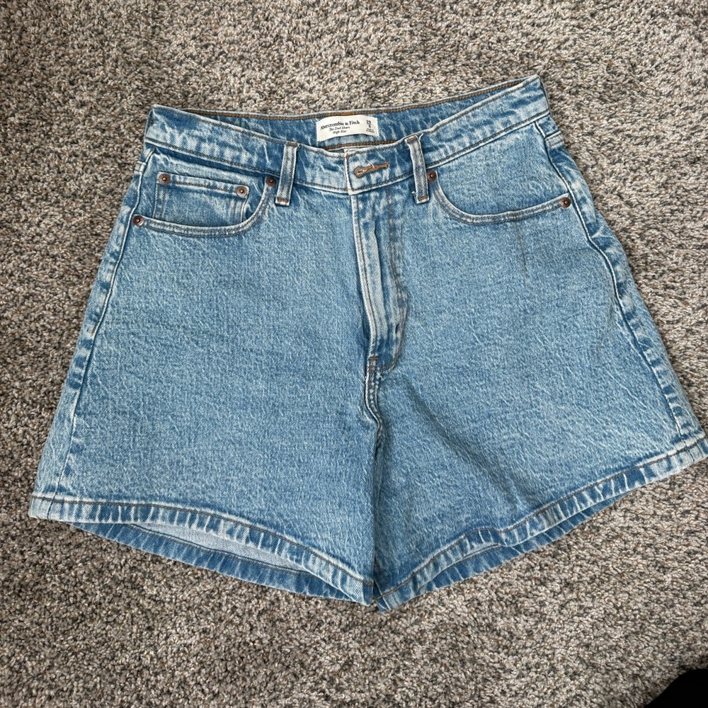 Abercrombie & Fitch Curve Love High Rise Dad Short